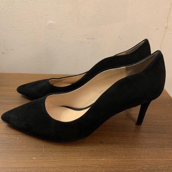 Vince Camuto Jaynita Suede Scalloped Heels 12 - Picture 4 of 6